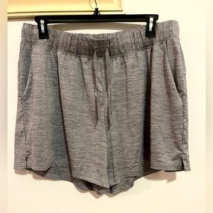 🌷Xersion  short made in Vietnam 88% polyester12%spandex 🆕with out tag 🏷️